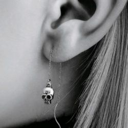 Skull Dangle Earrings 