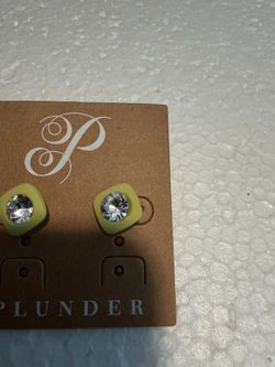 Great stud earring