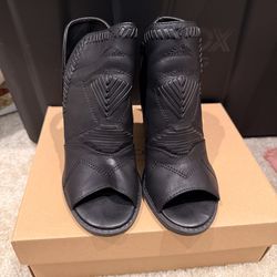 Francesca’s Black Women Shoes Size 6.5