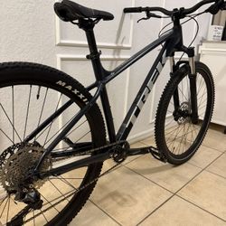 Trek Marlin 7 Mountain bike