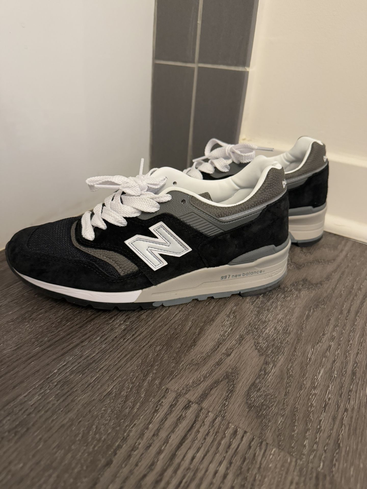Black/grey New Balance 997 US 6