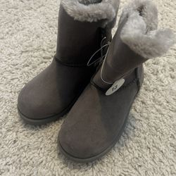 Brand new girl boot size 13