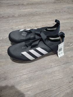 Cycling 🚴 ♂️ shoes.