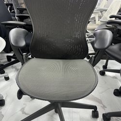 HERMAN MILLER MIRRA WITH BRAND NEW SEAT-PAN & BRAND NEW CYLINDER LIFT  DELIVERY AVAILABLE 