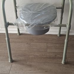 Toilet/ Medical Senior Portable Toilet  / New 