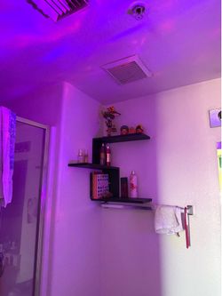 Floating shelves