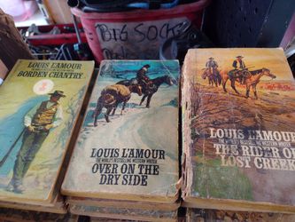 Vintage Group of Louis L'amour Western Fiction Paperback 
