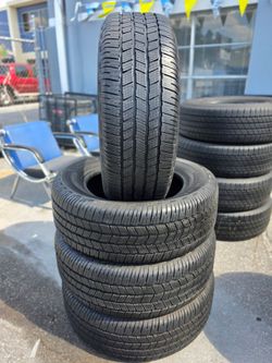 275 60 20 SET OF 4 MICHELIN DEFENDER LTX MS2. 90% TREAD. 30 DAY WARRANTY