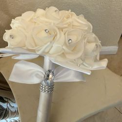 Ivory And White Hand Bouquets: For Weddings, Quinceañeras, Single Bridesmaids, 11’’h X 23’’ W  With Sparkling Silver Ties.
