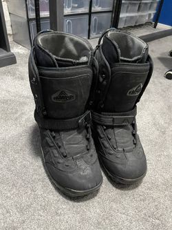 Men’s Snowboarding Boots Size 12