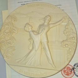 Madama Butterfly Ivory Alabaster 1977 Hand Made Collectors Plate First Edition Imported From Italy A60P002