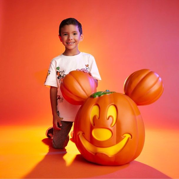 GIANT Disney Parks EXCLUSIVE Mickey Mouse Light-Up Jack-O’Lantern Pumpkin
