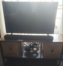 Rustic Farmhouse Decor:Wooden TV Stand