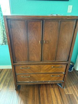 Antique hunch