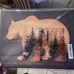 16”x12” canvas bear picture new $12 located in n Lakeland 