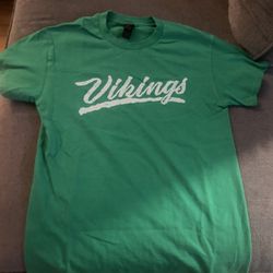 Gildan Green Vikings Tshirt Size Small
