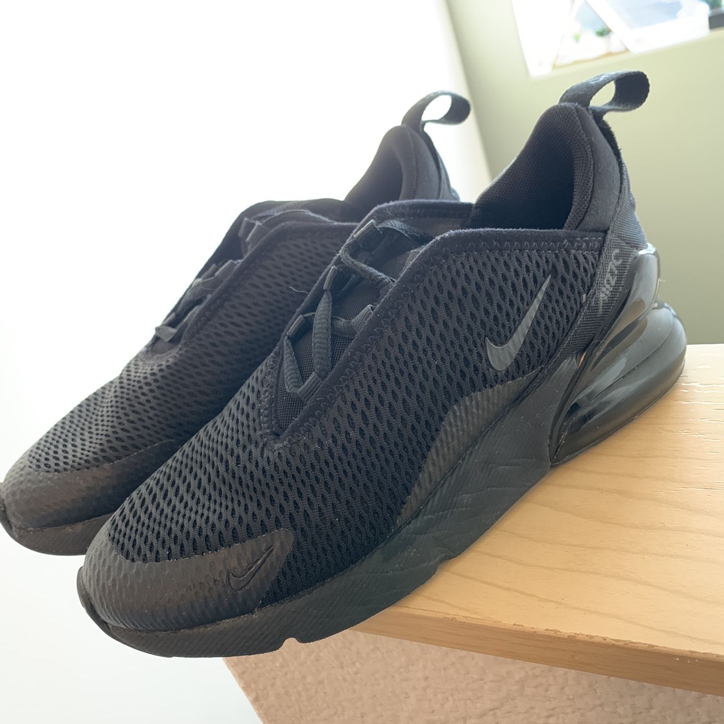 Nike Air Max 270 Triple Black Sz 2Y