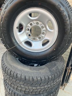Rims and tires Chevy 2500 Lt