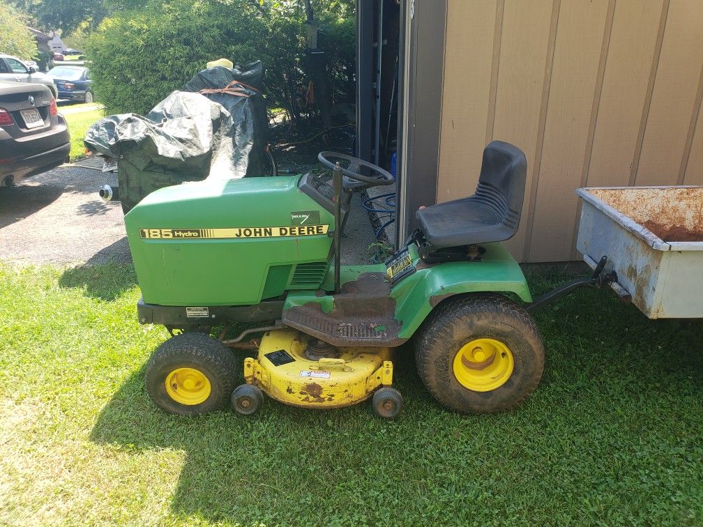 John Deere Riding Mower