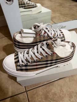 Burberry shoes