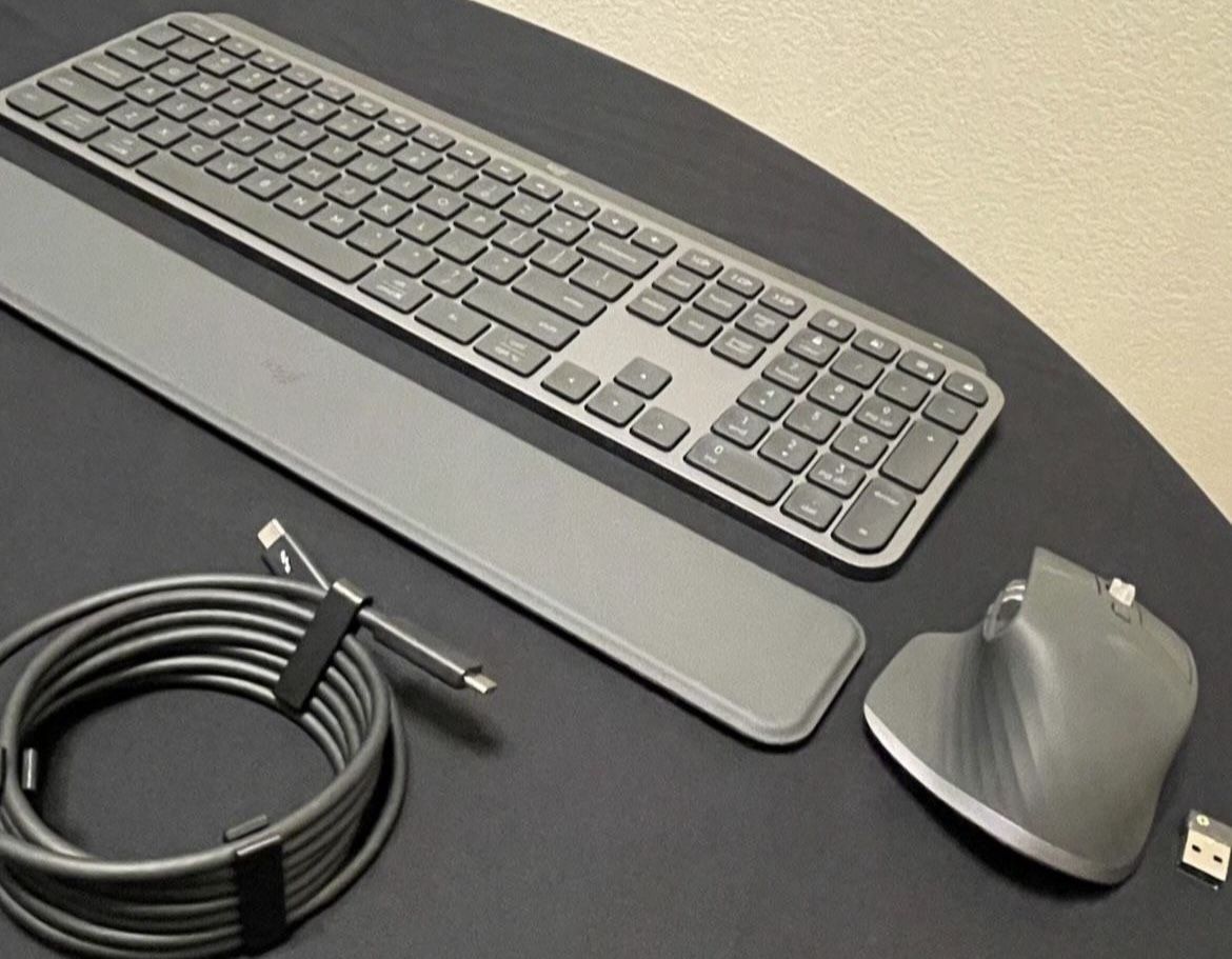 LOGITECH BUSINESS KEYBOARD MOUSE SET