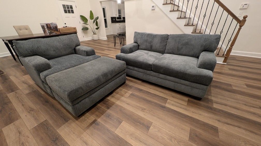 UNUSED Sofa set and dining chairs!!