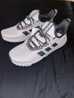 Adidas Low-Top Sneakers