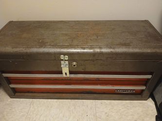 Caja de herramientas cratftsman por 100dollares o mejor oferta vendo por viaje.