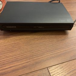 Magnavox TB110MW9 DTV Digital To Analog(no Remote)