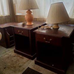 Night stand / lamps