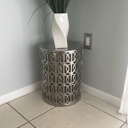 Accent Table 
