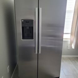 GE
25.3 cu. ft. Side by Side Refrigerator in Fingerprint Resistant Stainless Steel, Standard Depth