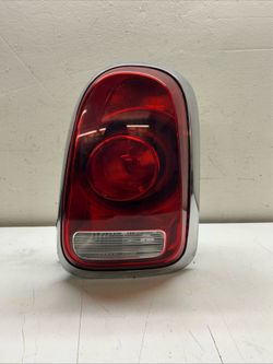 2017-2020 Mini Countryman F60 Right RH Side Tail Light Used  OEM (contact info removed)  02