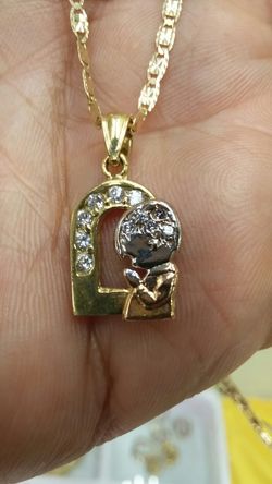 14k Gold chain 18 inch long & charm 4 5 grams