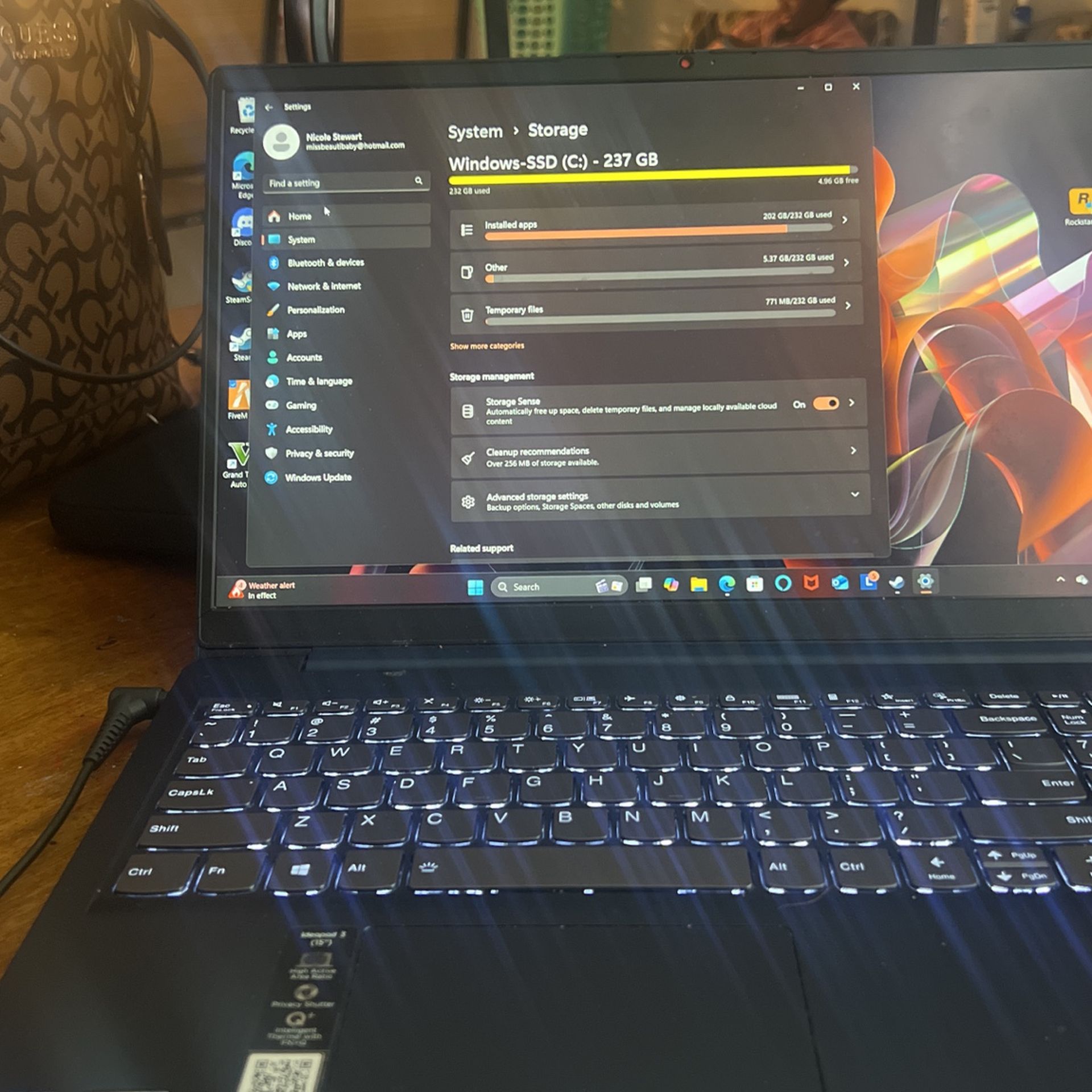 Touch Screen Laptop Ment Condition 