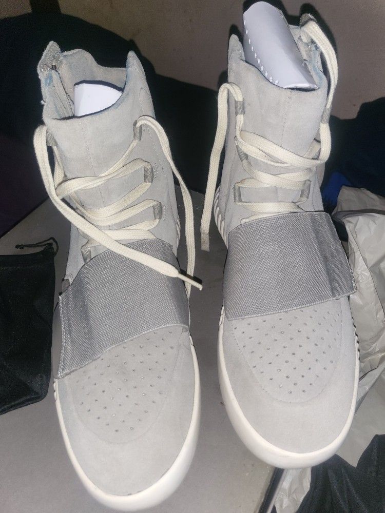 Adidas Yeezy Boost 750 Size 10