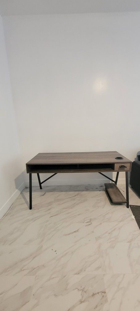 60" Gaming Desk/Computer Desk