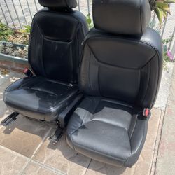 Chrysler 300 Seats / Interior 