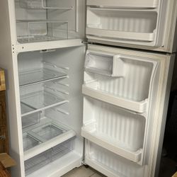 GE Refrigerator 