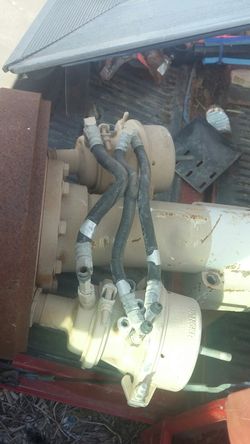 Heavy military 10 lug trailer axle