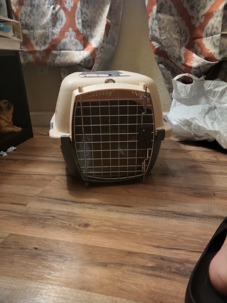 Small Dog/Cat Kennel