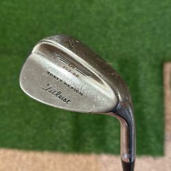 52° Titleist Wedge