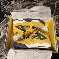 Air Jordan 4s Retro Lightning 