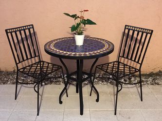 Bistro table and 2 chair