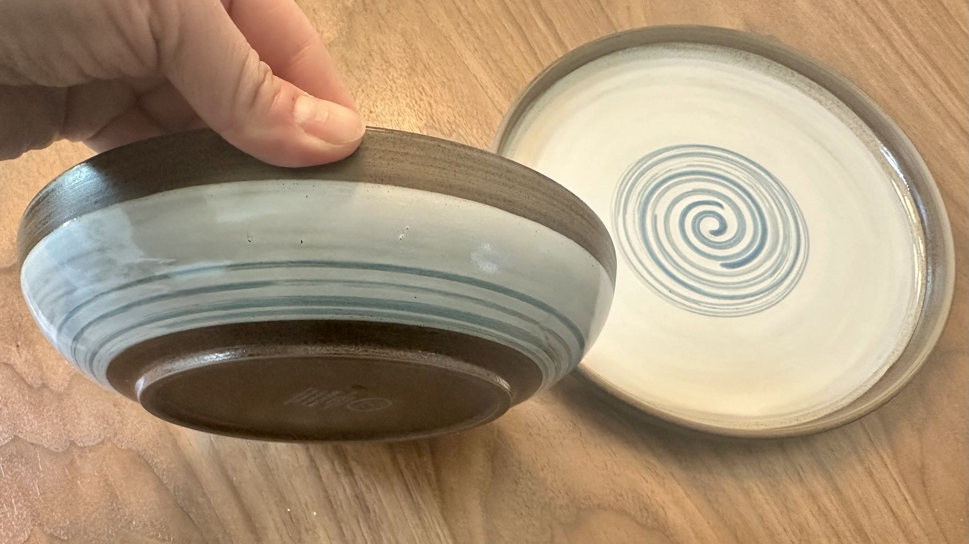 6 Matching Plates And Bowls