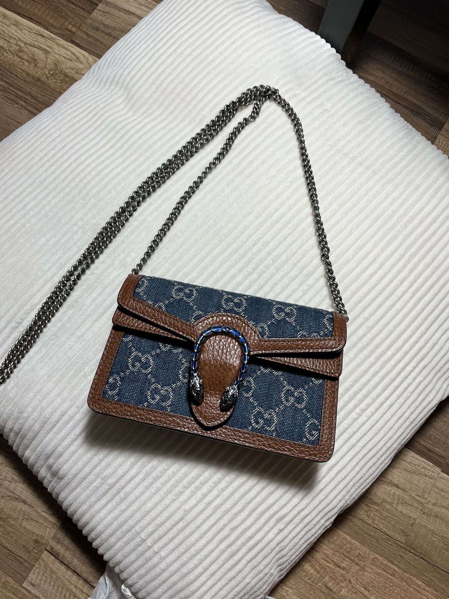 Gucci Crossbody bag