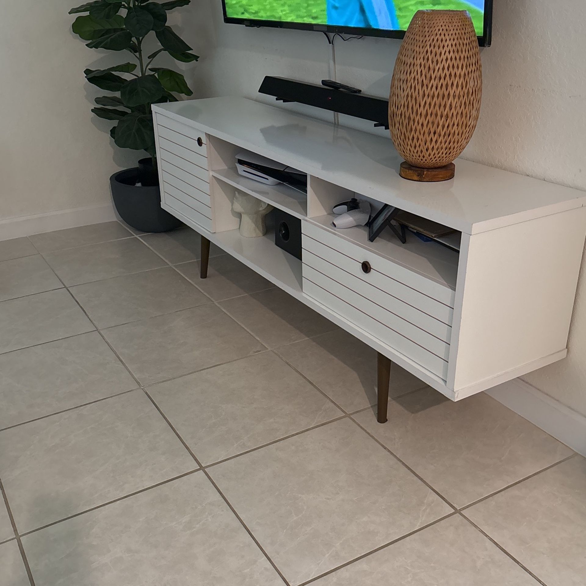 TV Stand 