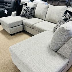 Absolutely Stunning Nice Sectional!
