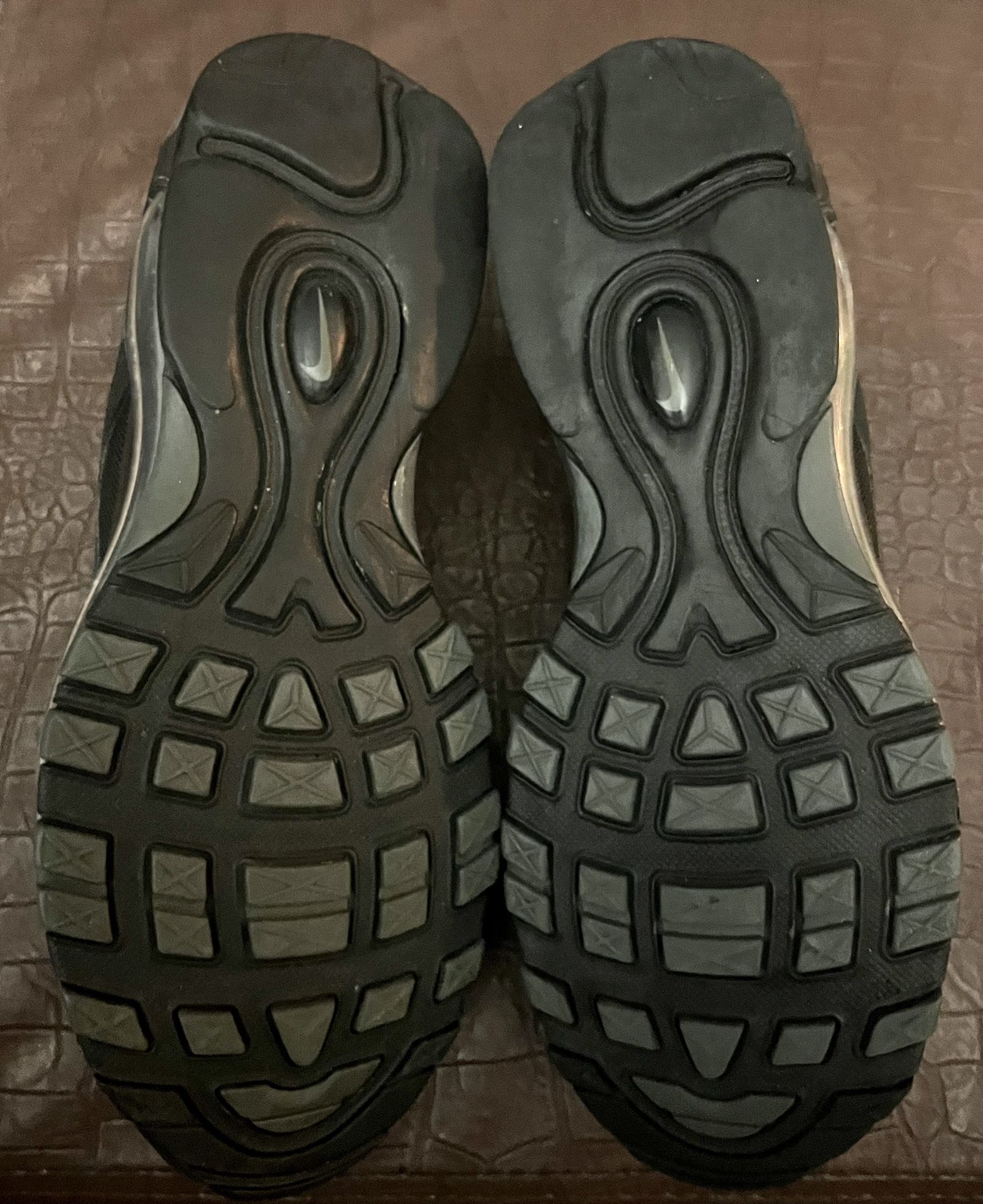 Nike Air Max 97 Triple Black Women s Size 9 921733 001. Goat Verified. 100 authentic Barely worn. for Sale in Cleveland Heights OH OfferUp