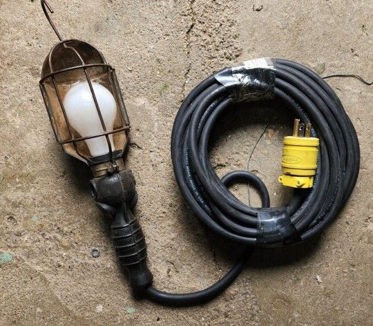 Mechanic work light with 35' cord